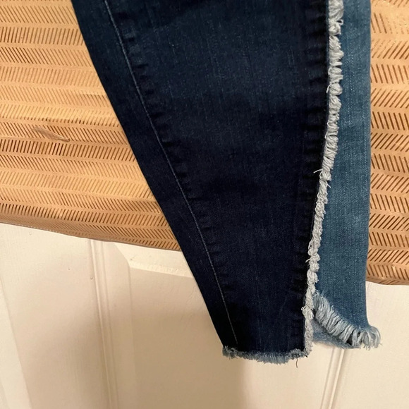 JESSICA SIMPSON~ROUGH EDGE~PATCHWORK JEANS~28-29 - Picture 10 of 10